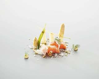 Gourmetgericht mit Spargel